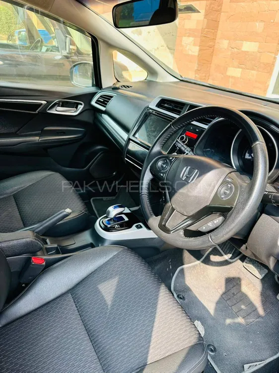 Honda Fit 2014 for Sale in Lahore Honda Fit 2014 for Sale in Lahore Image-6
