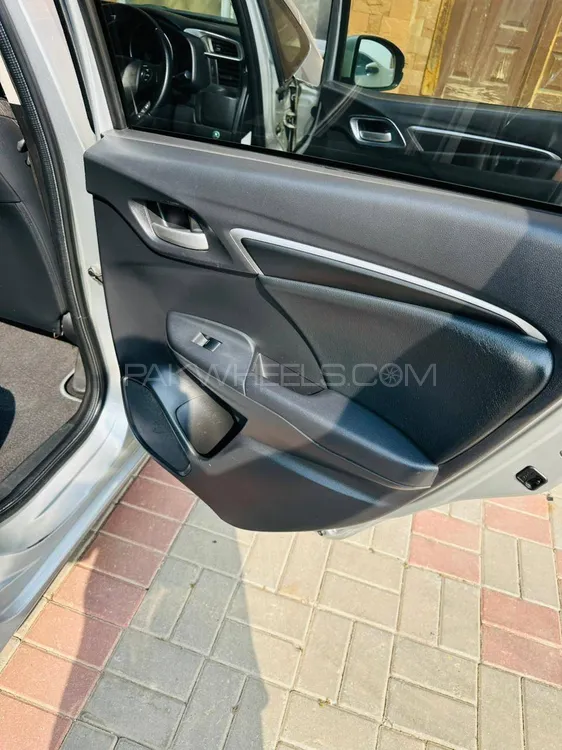 Honda Fit 2014 for Sale in Lahore Honda Fit 2014 for Sale in Lahore Image-11