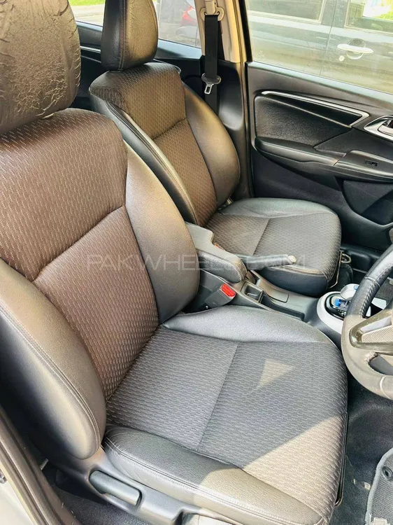 Honda Fit 2014 for Sale in Lahore Honda Fit 2014 for Sale in Lahore Image-12
