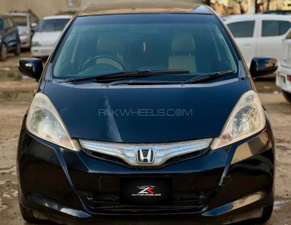 Honda Fit 2011 for Sale in Karachi Honda Fit 2011 for Sale in Karachi Image-2
