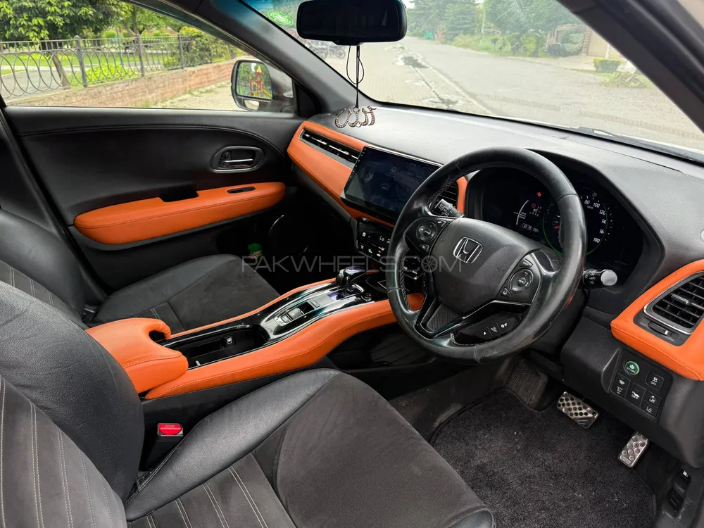 Honda Vezel 2016 for Sale in Lahore Honda Vezel 2016 for Sale in Lahore Image-5