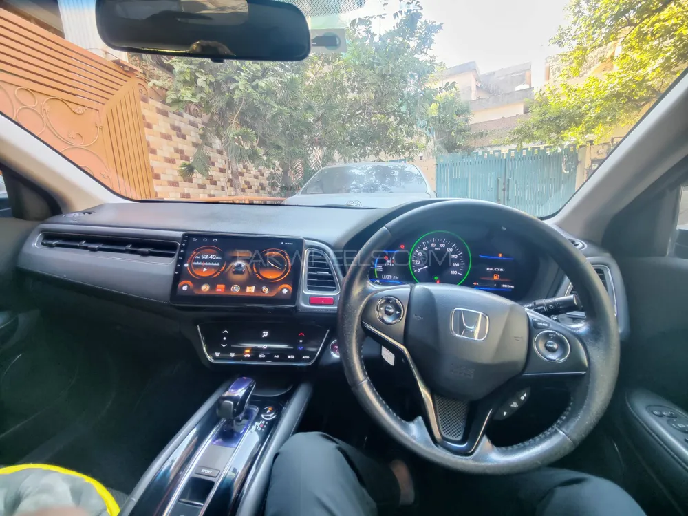 Honda Vezel 2014 for Sale in Rawalpindi Honda Vezel 2014 for Sale in Rawalpindi Image-5