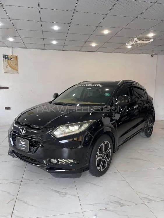 Honda Vezel 2015 for Sale in Karachi Honda Vezel 2015 for Sale in Karachi Image-9