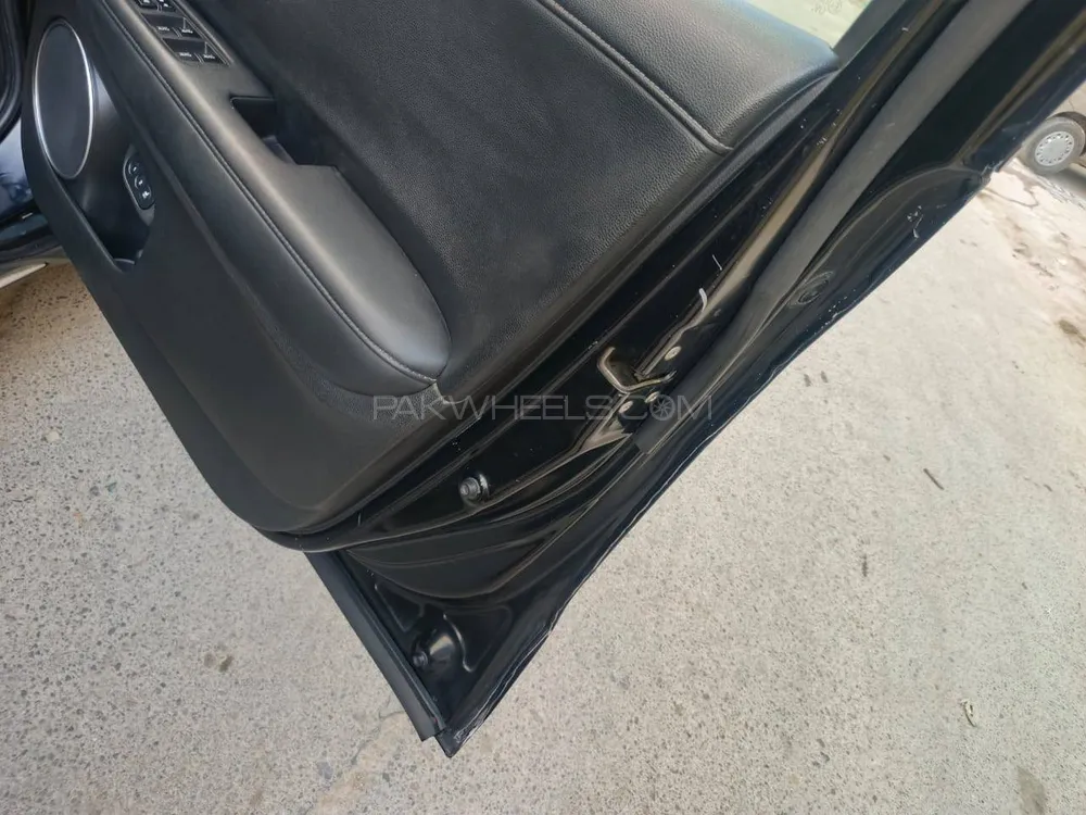 Honda Vezel 2017 for Sale in Karachi Honda Vezel 2017 for Sale in Karachi Image-8