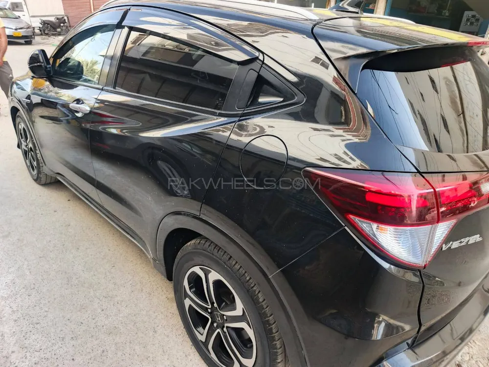 Honda Vezel 2017 for Sale in Karachi Honda Vezel 2017 for Sale in Karachi Image-5