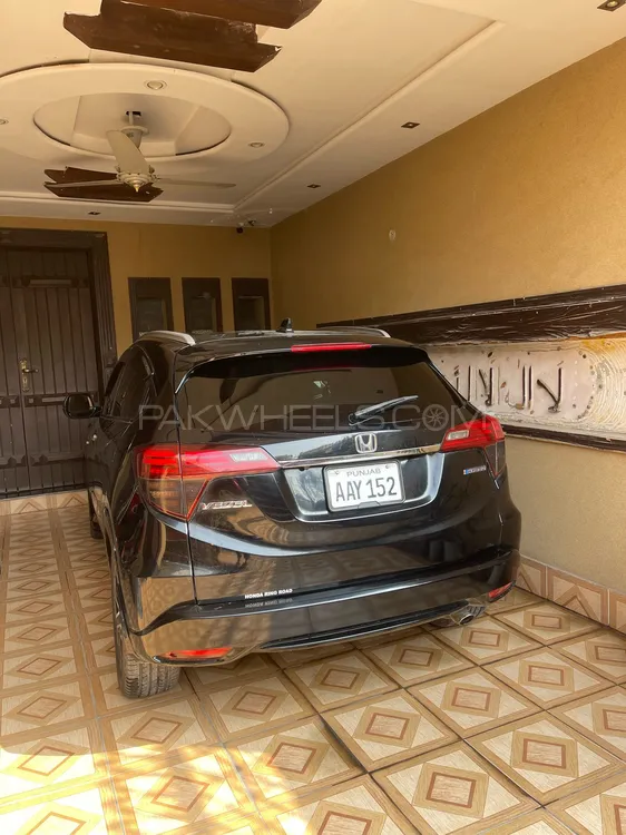 Honda Vezel 2018 for Sale in Lahore Honda Vezel 2018 for Sale in Lahore Image-7
