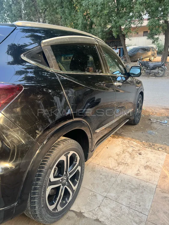 Honda Vezel 2016 for Sale in Karachi Honda Vezel 2016 for Sale in Karachi Image-3