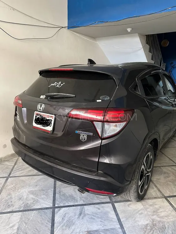 Honda Vezel 2014 for Sale in Karachi Image-1