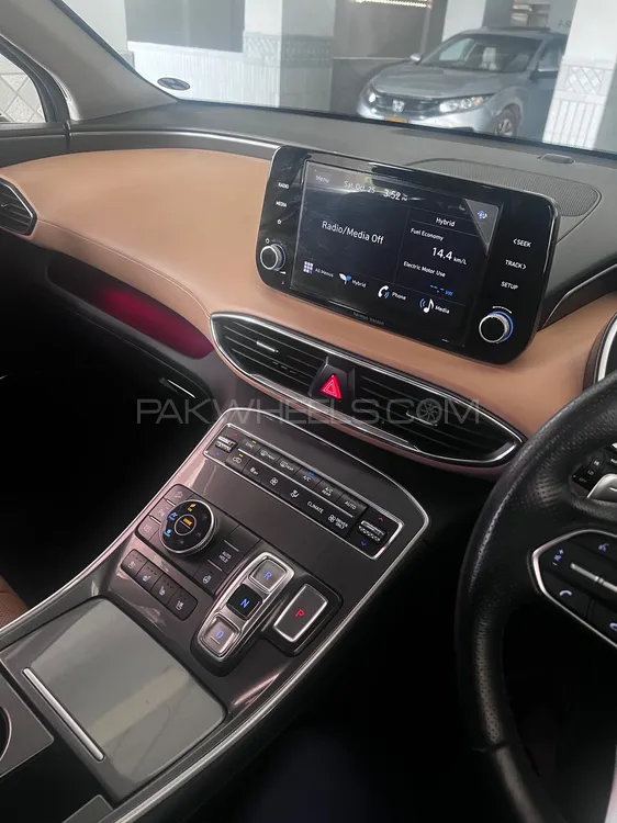 Hyundai Santa Fe 2024 for Sale in Karachi Hyundai Santa Fe 2024 for Sale in Karachi Image-10