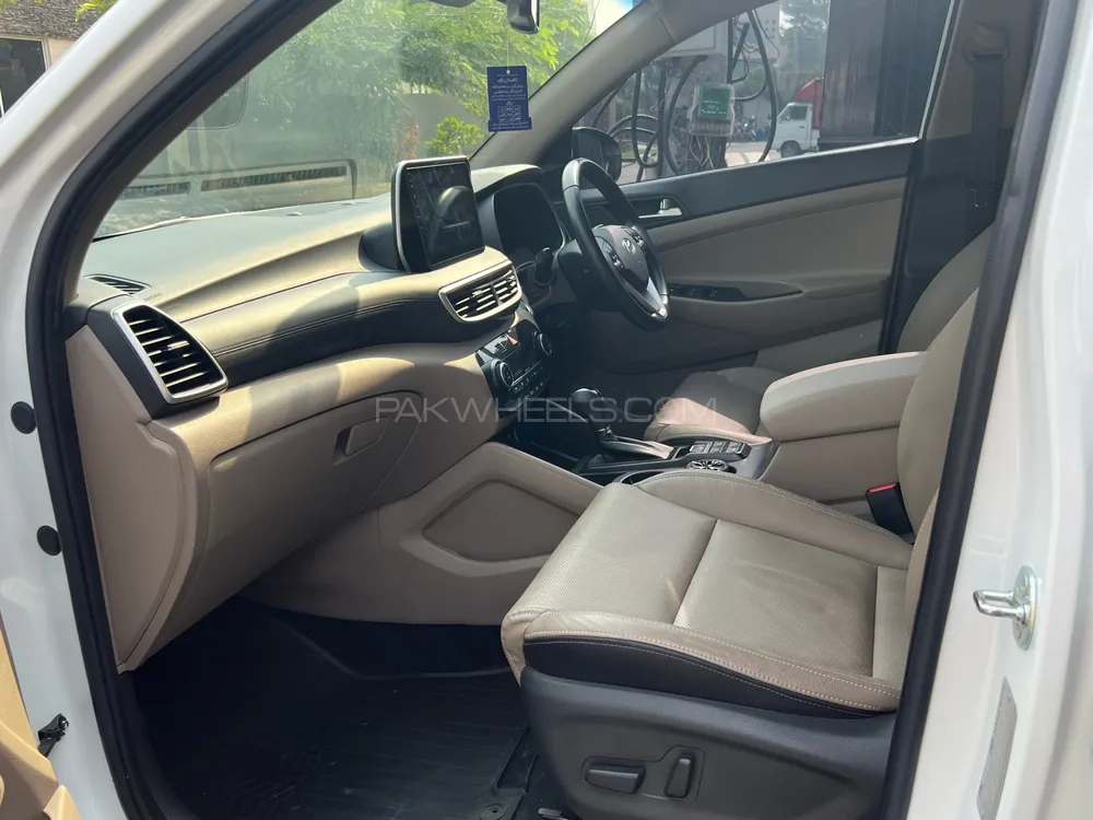 Hyundai Tucson 2025 for Sale in Lahore Hyundai Tucson 2025 for Sale in Lahore Image-7