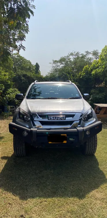 Isuzu D-Max 2019 for Sale in Karachi Isuzu D-Max 2019 for Sale in Karachi Image-3