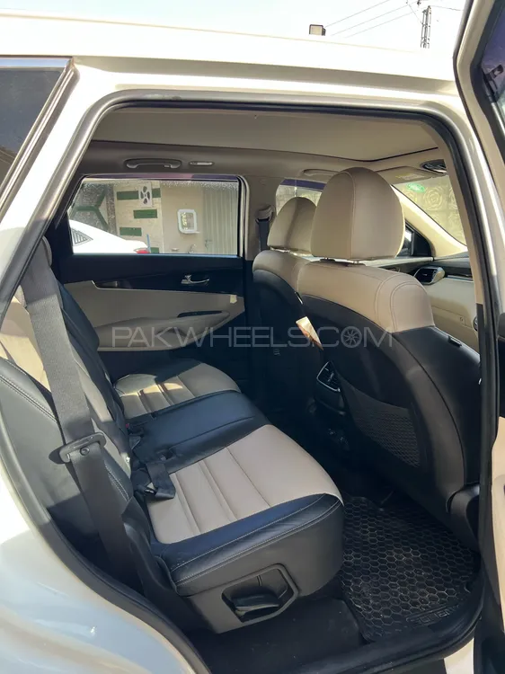 KIA Sorento 2022 for Sale in Lahore KIA Sorento 2022 for Sale in Lahore Image-10