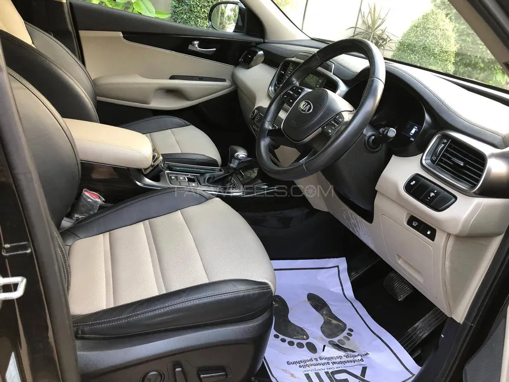 KIA Sorento 2023 for Sale in Karachi KIA Sorento 2023 for Sale in Karachi Image-8