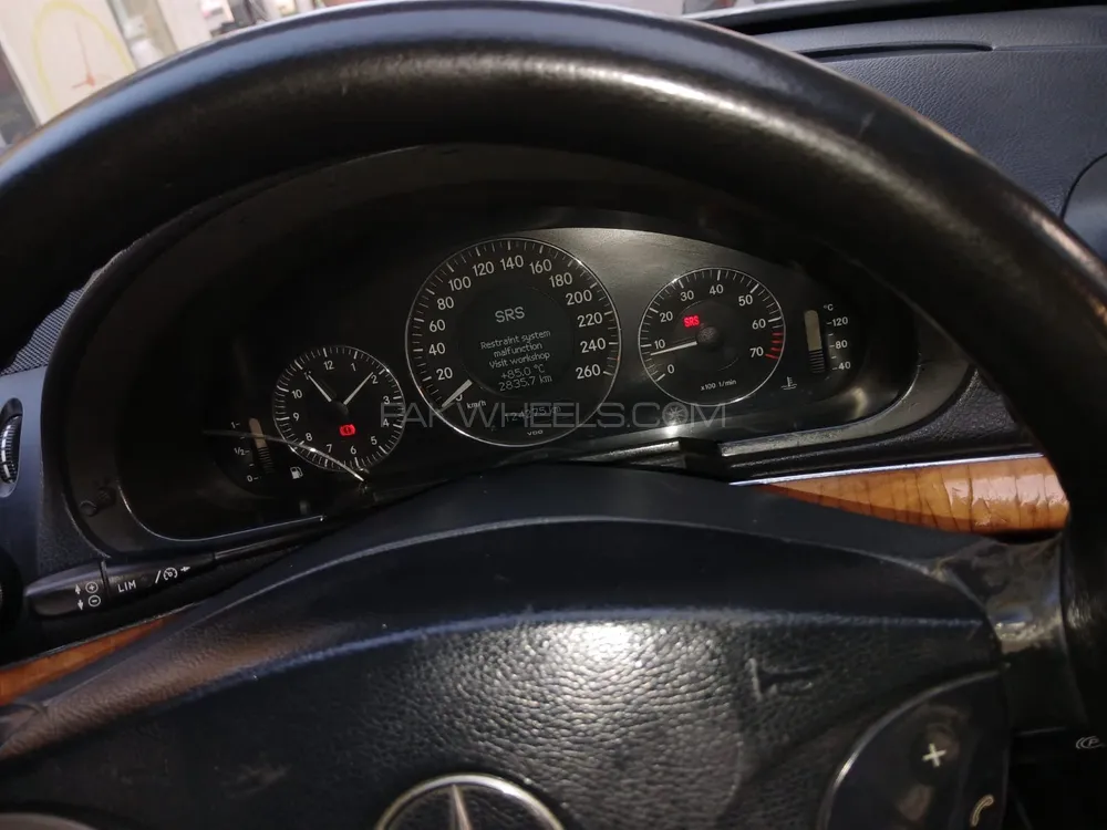 Mercedes Benz E Class 2004 for Sale in Faisalabad Mercedes Benz E Class 2004 for Sale in Faisalabad Image-12