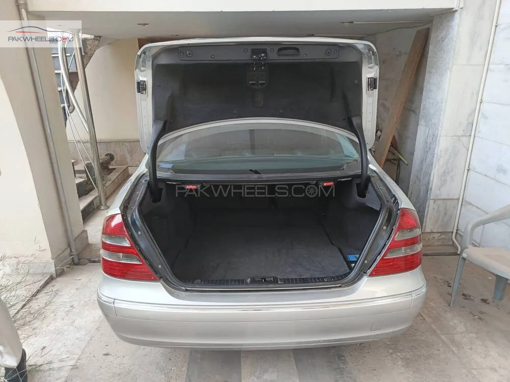 Mercedes Benz E Class 2004 for Sale in Rawalpindi Mercedes Benz E Class 2004 for Sale in Rawalpindi Image-8