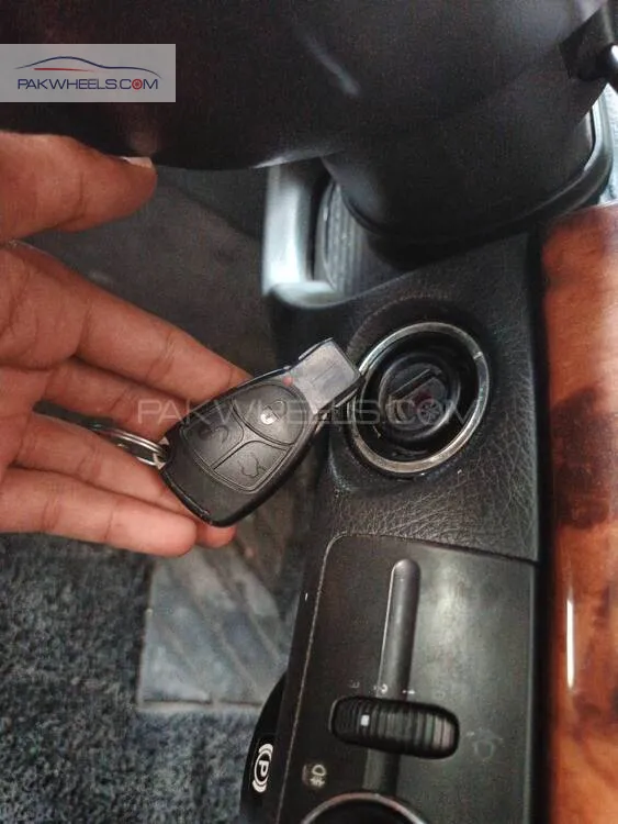 Mercedes Benz E Class 2004 for Sale in Rawalpindi Mercedes Benz E Class 2004 for Sale in Rawalpindi Image-13