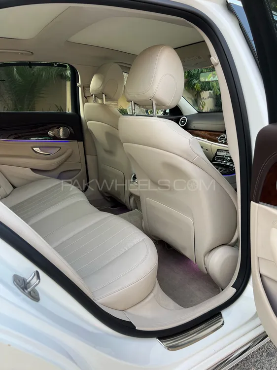 Mercedes Benz E Class 2017 for Sale in Lahore Mercedes Benz E Class 2017 for Sale in Lahore Image-9