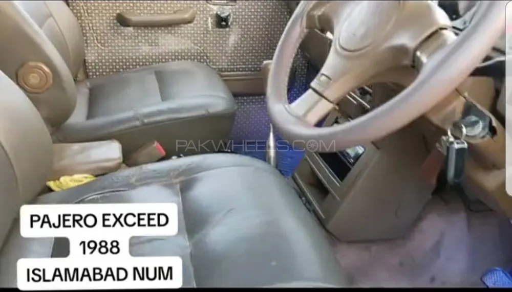 مٹسوبیشی پجیرو 1988 for Sale in گجرات مٹسوبیشی پجیرو 1988 for Sale in گجرات Image-6