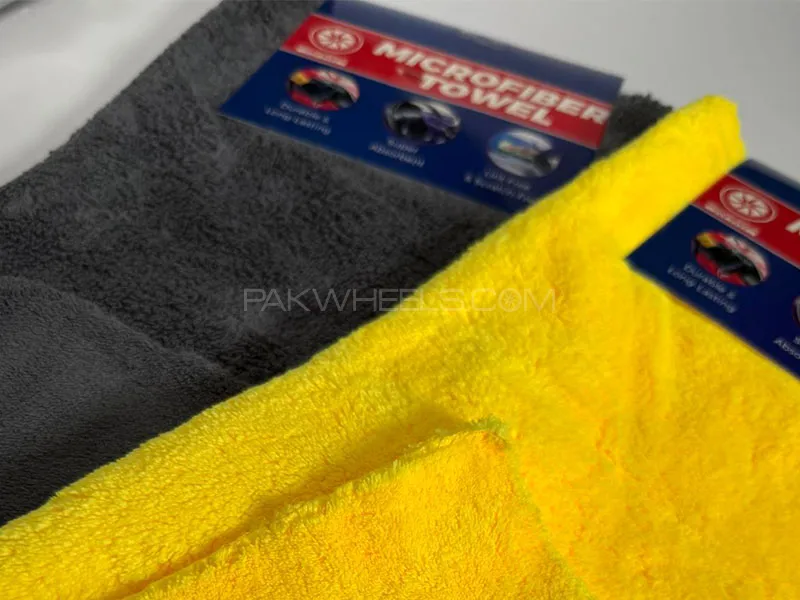 PakWheels Car Care - Microfiber Towel 40X40 500GSM - Edgless - After Polish & Cleaning (Pack Of 1) PakWheels Car Care - Microfiber Towel 40X40 500GSM - Edgless - After Polish & Cleaning (Pack Of 1) Image-3