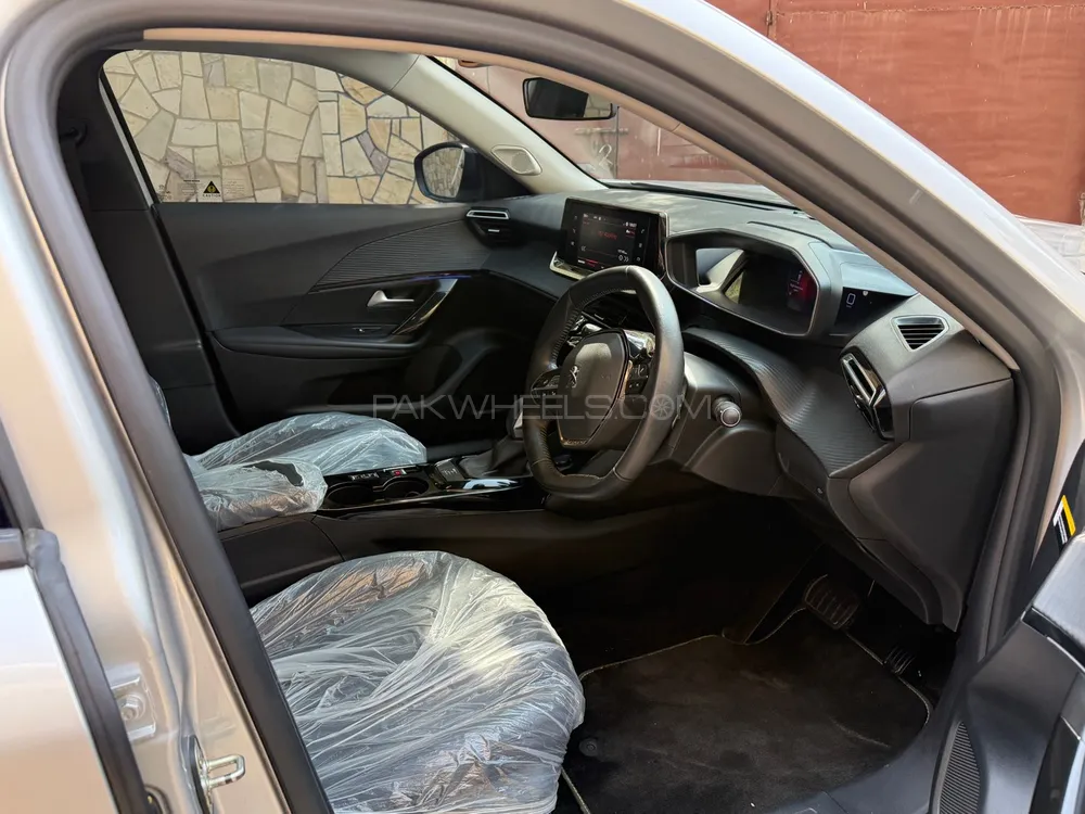 Peugeot 2008 2023 for Sale in Karachi Peugeot 2008 2023 for Sale in Karachi Image-8