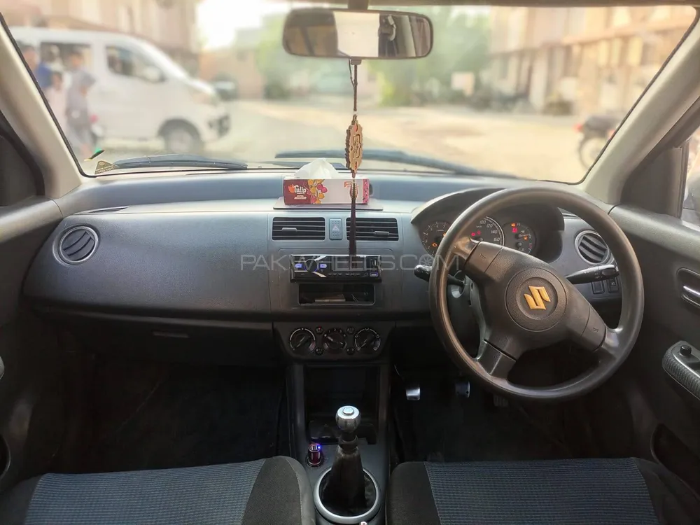 Suzuki Swift 2011 for Sale in Karachi Suzuki Swift 2011 for Sale in Karachi Image-10