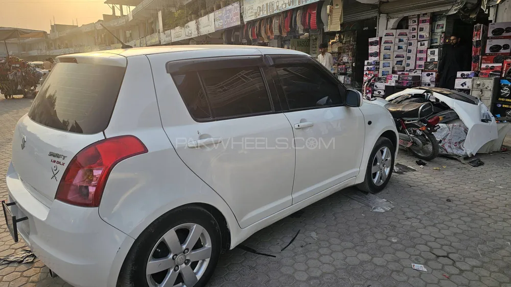 Suzuki Swift 2011 for Sale in Peshawar Suzuki Swift 2011 for Sale in Peshawar Image-3