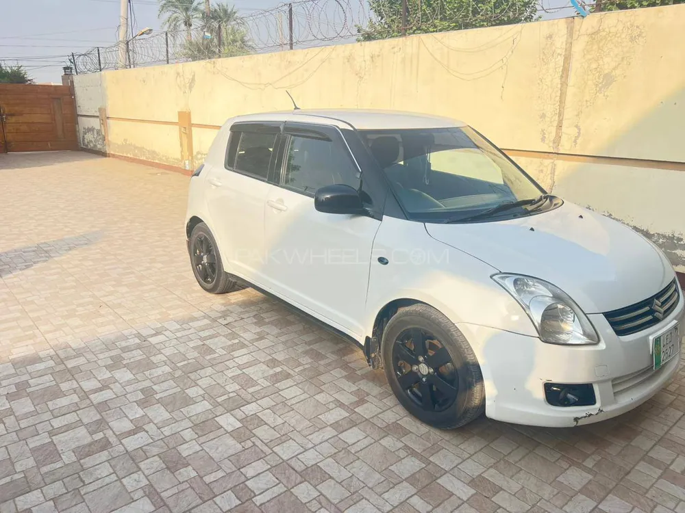 Suzuki Swift 2017 for Sale in Multan Suzuki Swift 2017 for Sale in Multan Image-2
