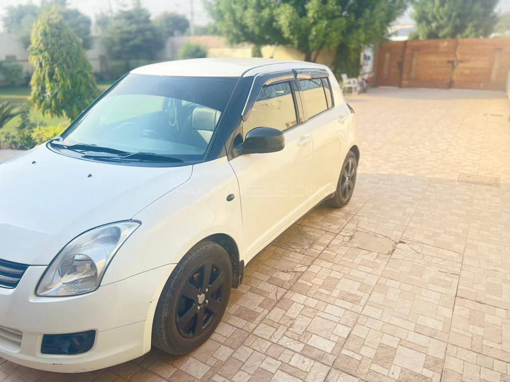 Suzuki Swift 2017 for Sale in Multan Suzuki Swift 2017 for Sale in Multan Image-3