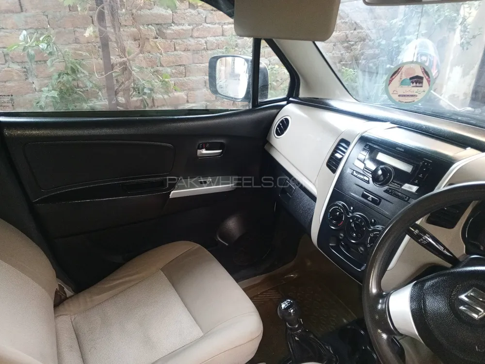 Suzuki Wagon R 2017 for Sale in Sargodha Suzuki Wagon R 2017 for Sale in Sargodha Image-3