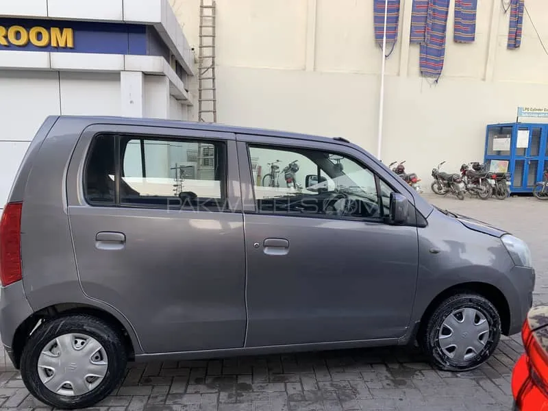 Suzuki Wagon R 2017 for Sale in Sialkot Suzuki Wagon R 2017 for Sale in Sialkot Image-8