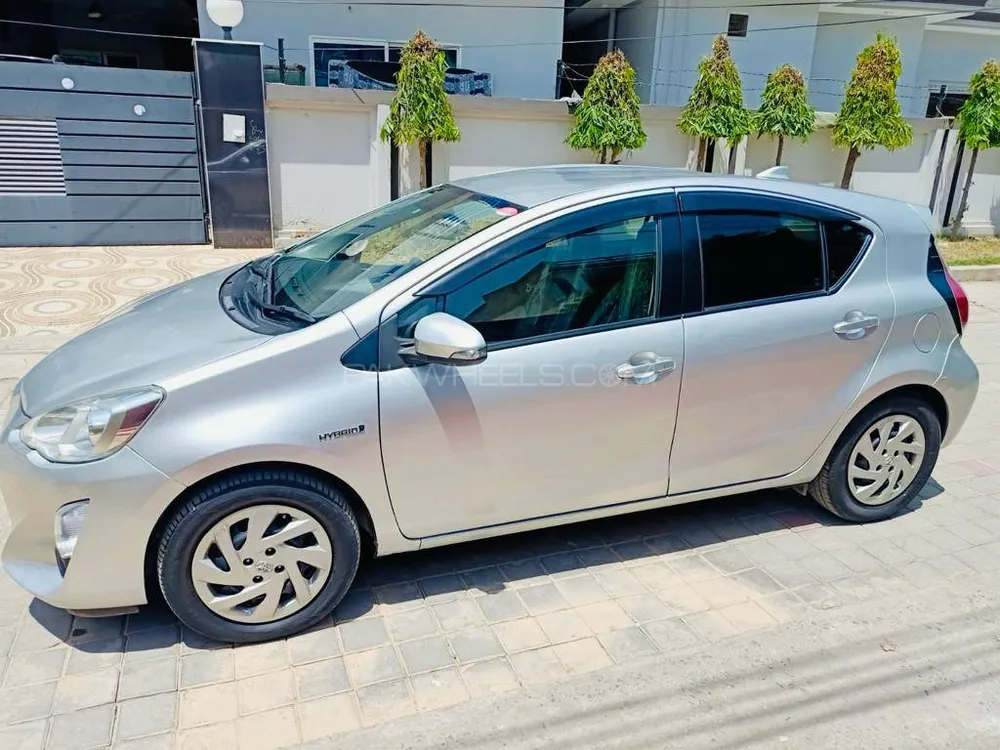 Toyota Aqua 2015 for Sale in Lahore Toyota Aqua 2015 for Sale in Lahore Image-5