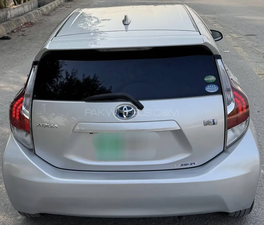 Toyota Aqua 2015 for Sale in Peshawar Toyota Aqua 2015 for Sale in Peshawar Image-4
