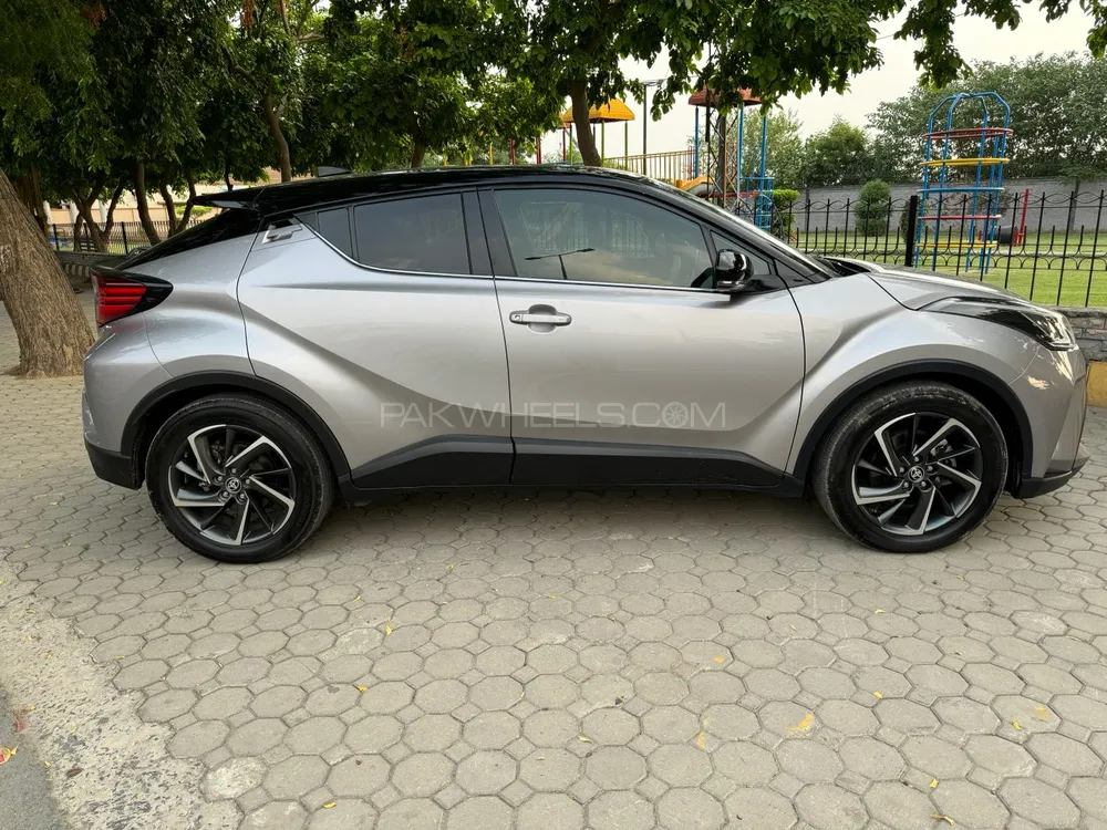Toyota C-HR 2020 for Sale in Lahore Toyota C-HR 2020 for Sale in Lahore Image-3