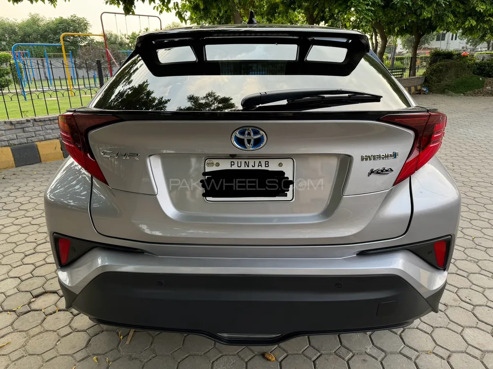 Toyota C-HR 2020 for Sale in Lahore Toyota C-HR 2020 for Sale in Lahore Image-5