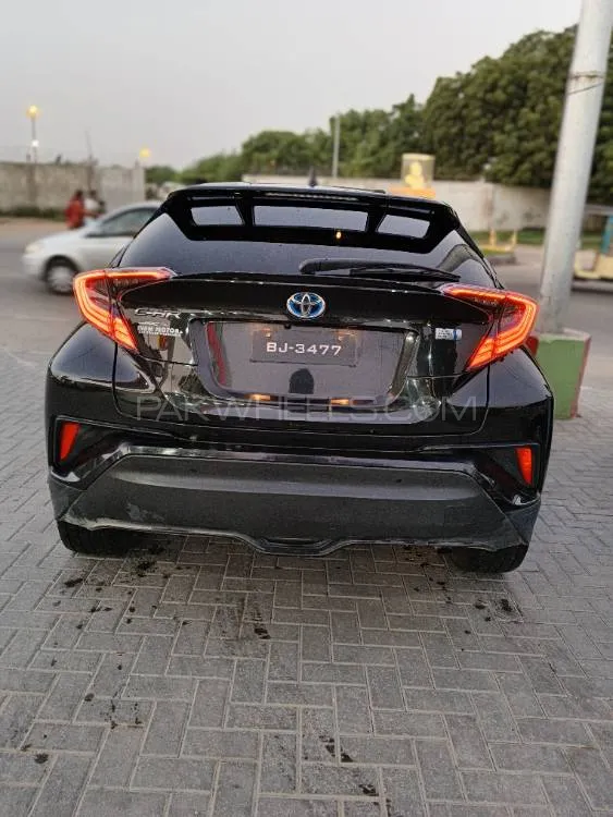 Toyota C-HR 2017 for Sale in Karachi Toyota C-HR 2017 for Sale in Karachi Image-5