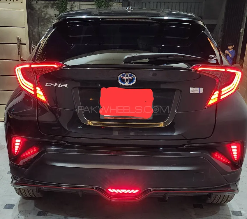 Toyota C-HR 2017 for Sale in Islamabad Toyota C-HR 2017 for Sale in Islamabad Image-5