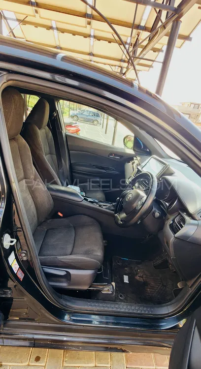 Toyota C-HR 2017 for Sale in Islamabad Toyota C-HR 2017 for Sale in Islamabad Image-9