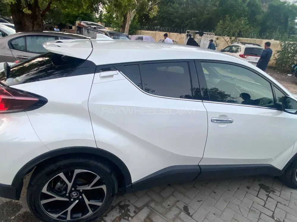 Toyota C-HR 2017 for Sale in Islamabad Toyota C-HR 2017 for Sale in Islamabad Image-7