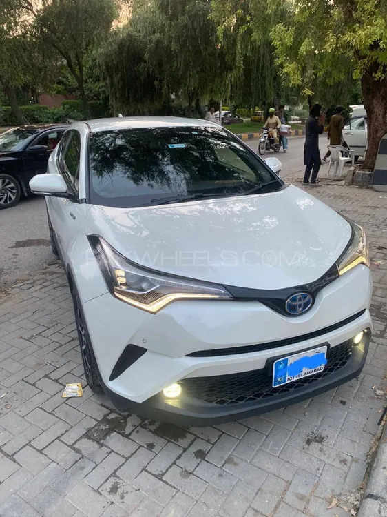 Toyota C-HR 2017 for Sale in Islamabad Toyota C-HR 2017 for Sale in Islamabad Image-5