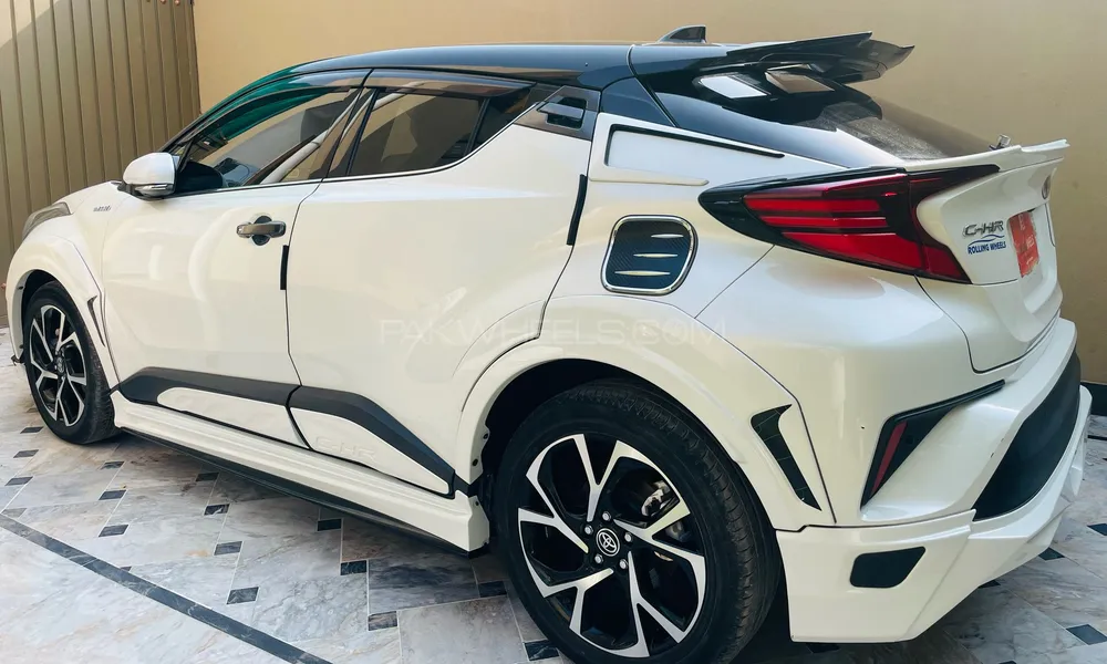 Toyota C-HR 2020 for Sale in Peshawar Toyota C-HR 2020 for Sale in Peshawar Image-4