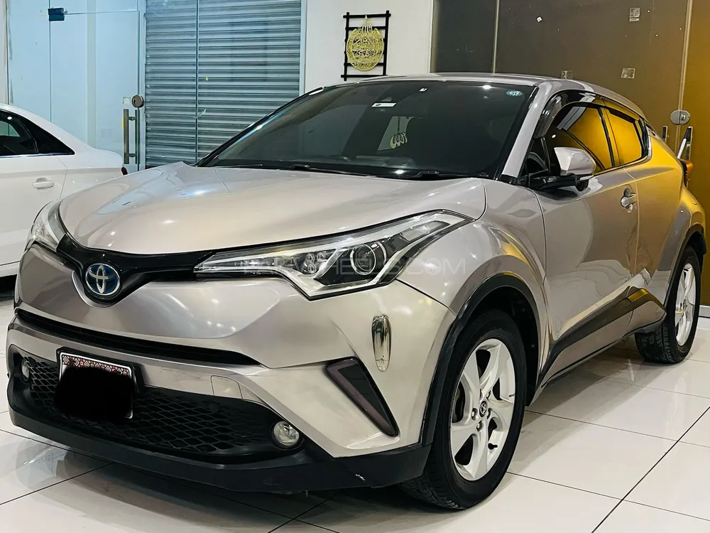 Toyota C-HR 2017 for Sale in Karachi Toyota C-HR 2017 for Sale in Karachi Image-3