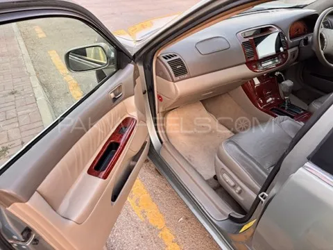 Toyota Camry 2004 for Sale in Karachi Toyota Camry 2004 for Sale in Karachi Image-13