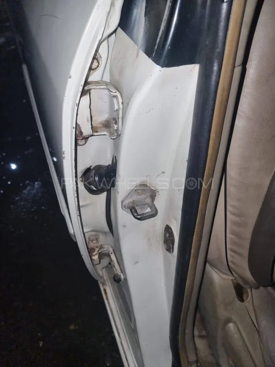 Toyota Corolla 2004 for Sale in Lahore Toyota Corolla 2004 for Sale in Lahore Image-9