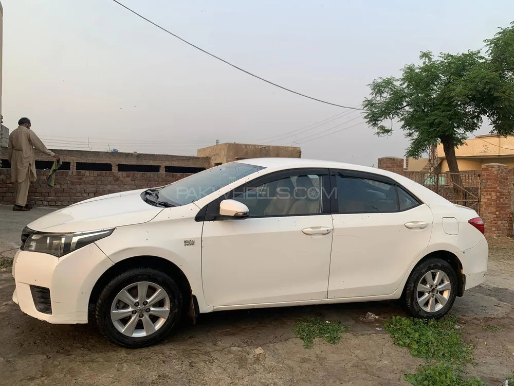 Toyota Corolla 2015 for Sale in Lahore Toyota Corolla 2015 for Sale in Lahore Image-2