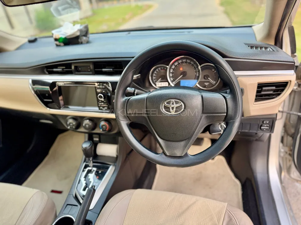 Toyota Corolla 2017 for Sale in Lahore Toyota Corolla 2017 for Sale in Lahore Image-6