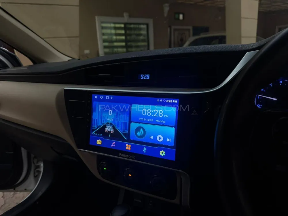 Toyota Corolla 2018 for Sale in Lahore Toyota Corolla 2018 for Sale in Lahore Image-12