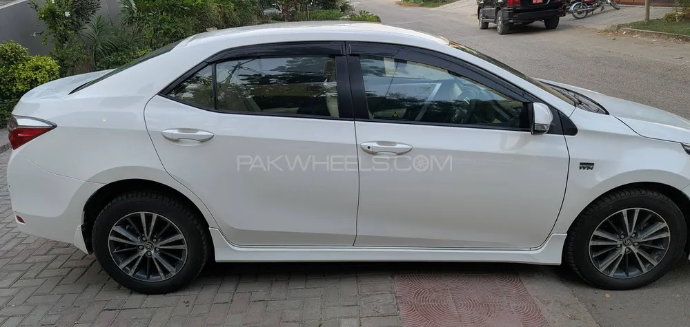 Toyota Corolla 2018 for Sale in Karachi Toyota Corolla 2018 for Sale in Karachi Image-3