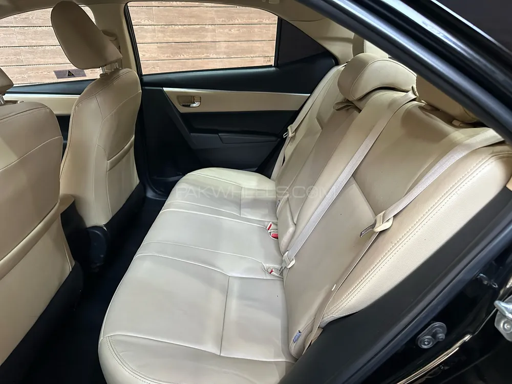 Toyota Corolla 2018 for Sale in Lahore Toyota Corolla 2018 for Sale in Lahore Image-13