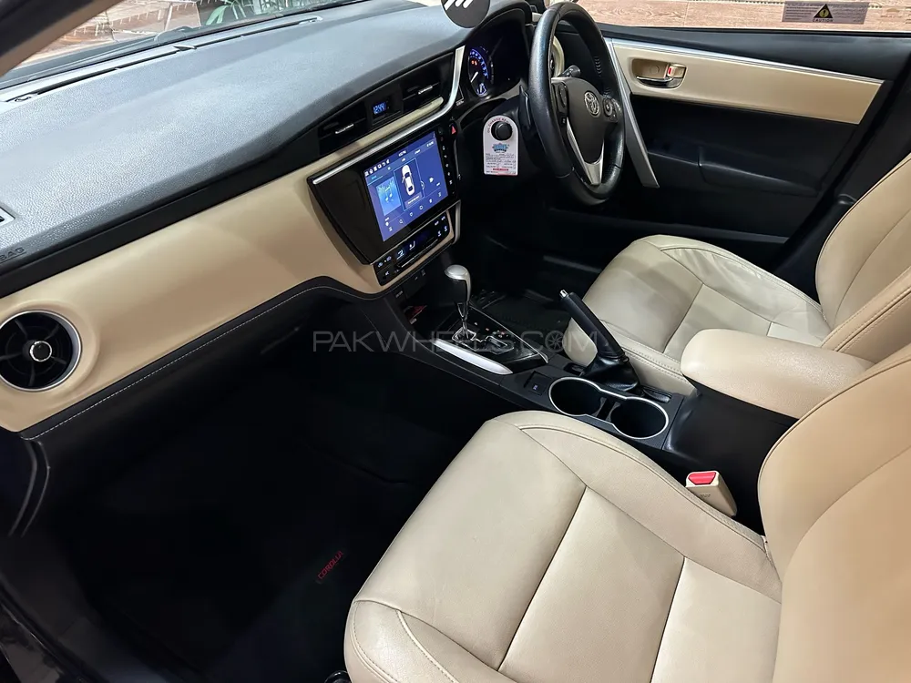 Toyota Corolla 2018 for Sale in Lahore Toyota Corolla 2018 for Sale in Lahore Image-12