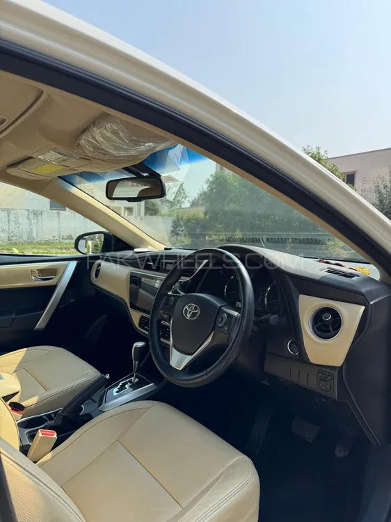 Toyota Corolla 2023 for Sale in Lahore Toyota Corolla 2023 for Sale in Lahore Image-11